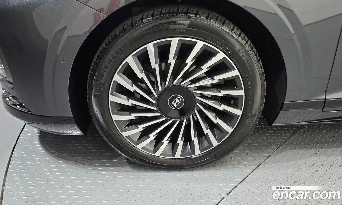 Hyundai Grandeur 2025 1.6 автомат (гидро), фото 5
