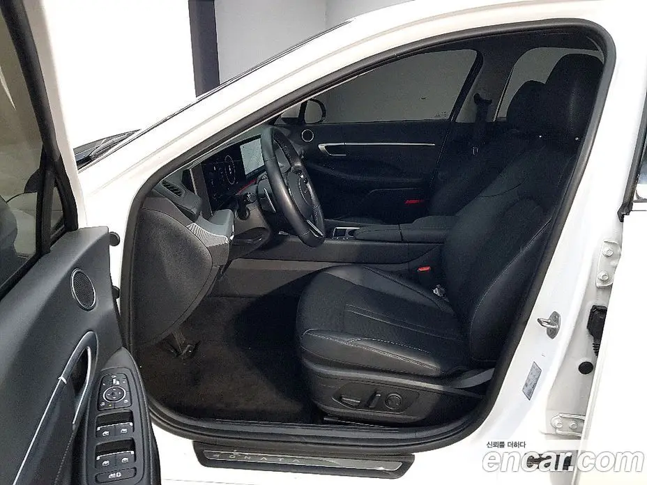 Hyundai Sonata 2023 2.0 автомат (гидро), фото 7