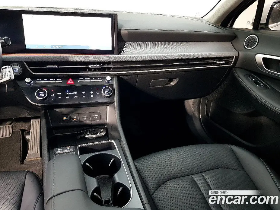 Hyundai Sonata 2023 2.0 автомат (гидро), фото 9