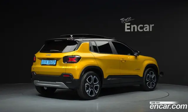 Jeep Avenger 2024 0.1 автомат (гидро), миниатюра 2
