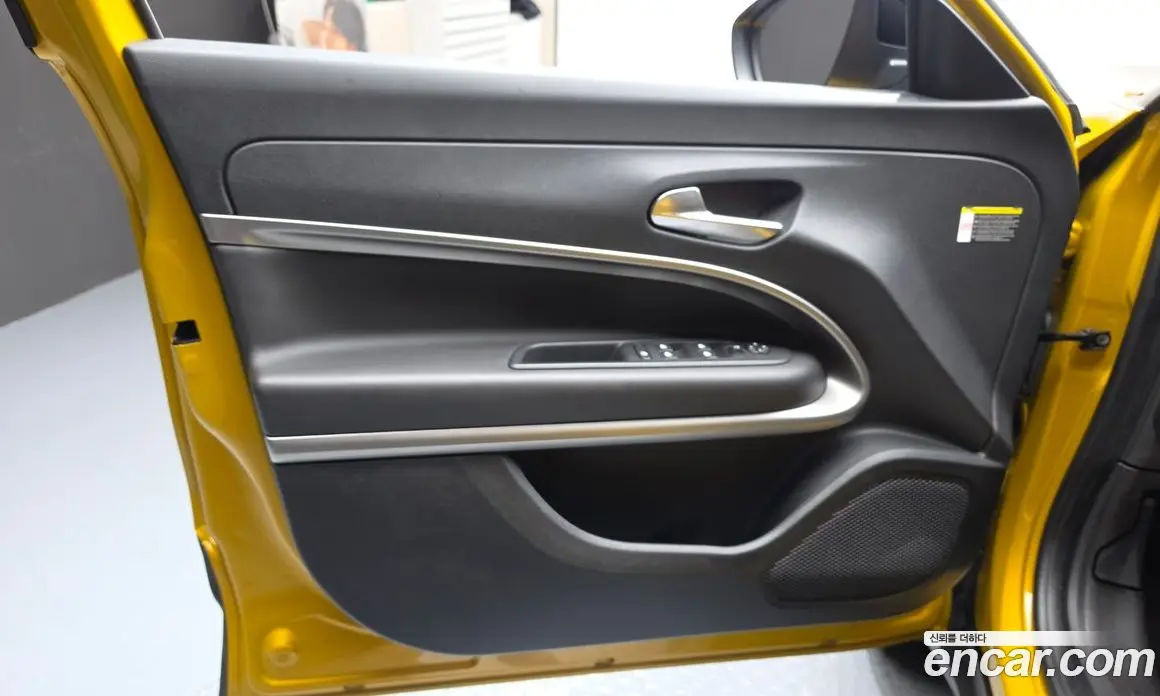 Jeep Avenger 2024 0.1 автомат (гидро), фото 14