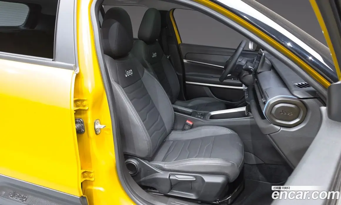 Jeep Avenger 2024 0.1 автомат (гидро), фото 16