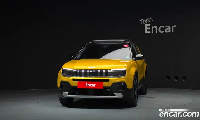 Jeep Avenger 2024 0.1 автомат (гидро), миниатюра 3