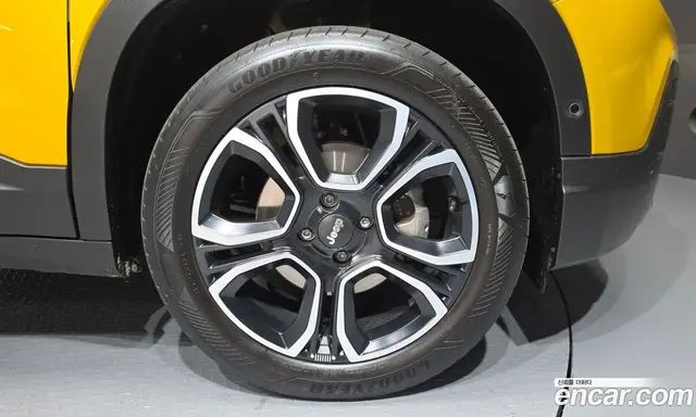 Jeep Avenger 2024 0.1 автомат (гидро), миниатюра 7