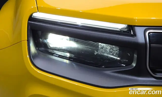 Jeep Avenger 2024 0.1 автомат (гидро), миниатюра 8