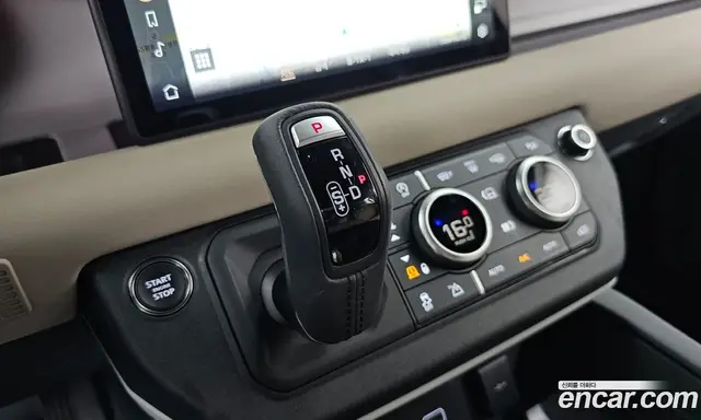 Land Rover Defender 2023 2.0 автомат (гидро), миниатюра 11