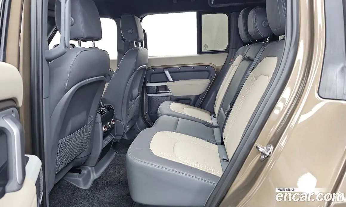 Land Rover Defender 2023 2.0 автомат (гидро), фото 15