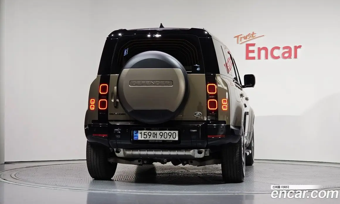 Land Rover Defender 2023 2.0 автомат (гидро), фото 3