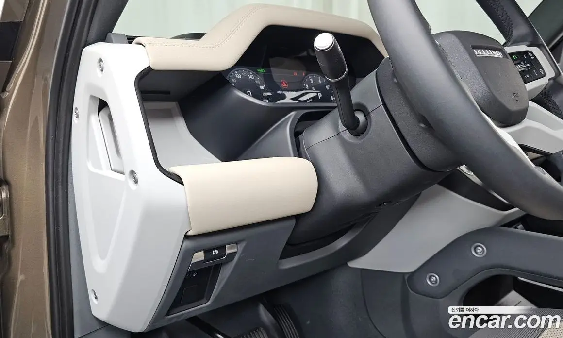Land Rover Defender 2023 2.0 автомат (гидро), фото 26