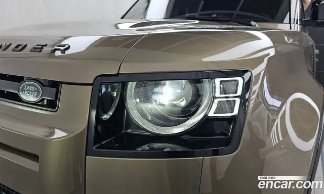 Land Rover Defender 2023 2.0 автомат (гидро), миниатюра 7
