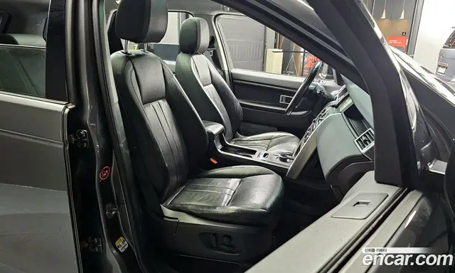 Land Rover Discovery Sport 2018 2.0 автомат (гидро), миниатюра 12