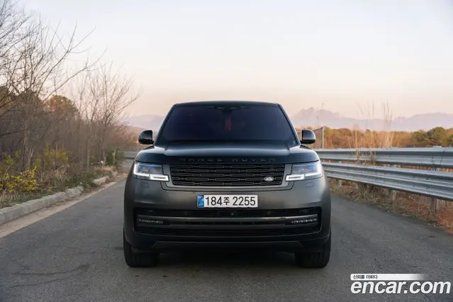 Land Rover Range Rover 2023 4.4 автомат (гидро), миниатюра 3