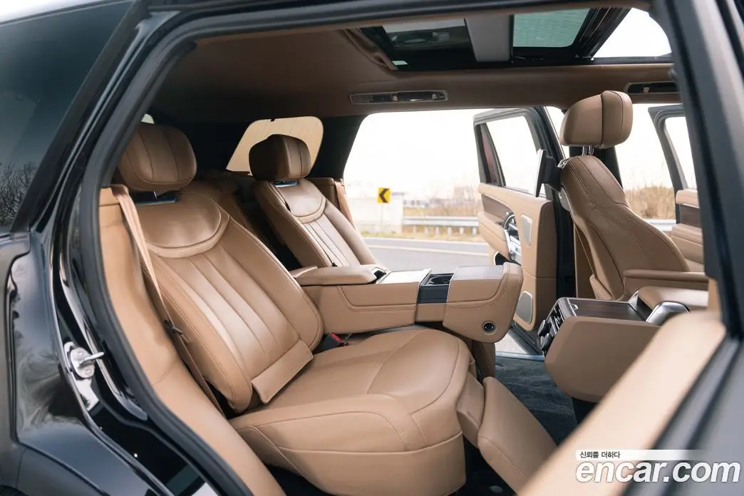 Land Rover Range Rover 2023 4.4 автомат (гидро), фото 10