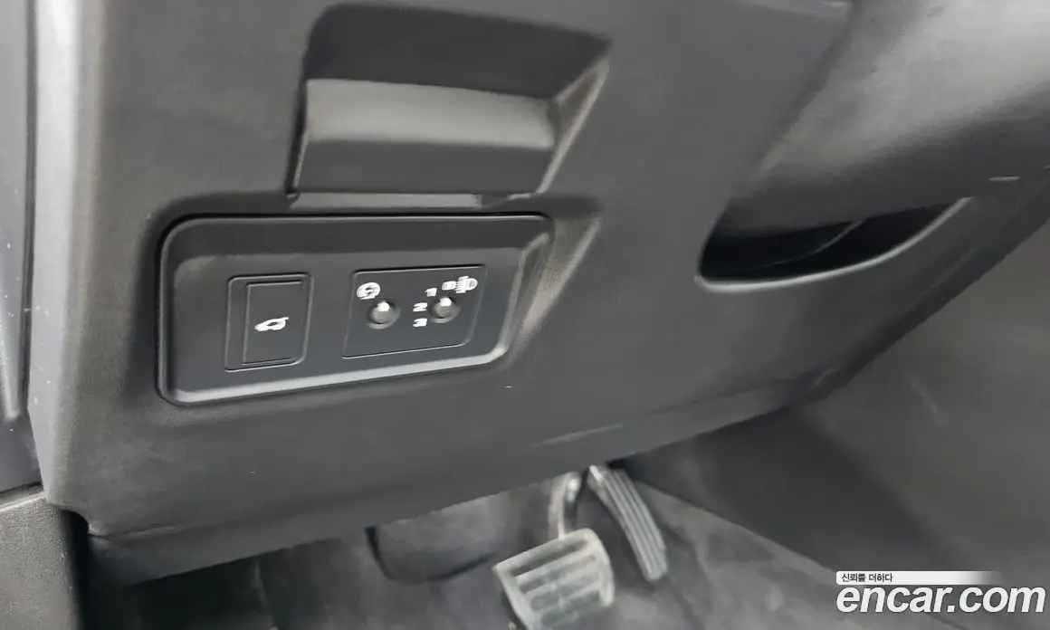 Land Rover Range Rover Evoque 2025 2.0 автомат (гидро), фото 27