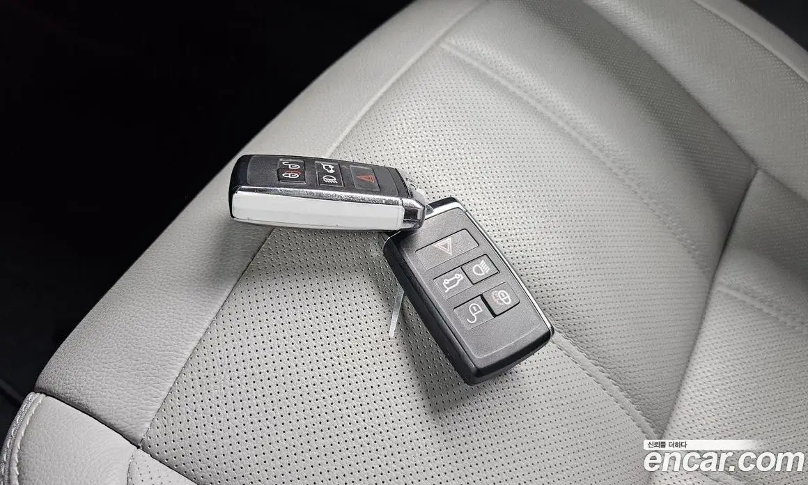 Land Rover Range Rover Evoque 2025 2.0 автомат (гидро), фото 31