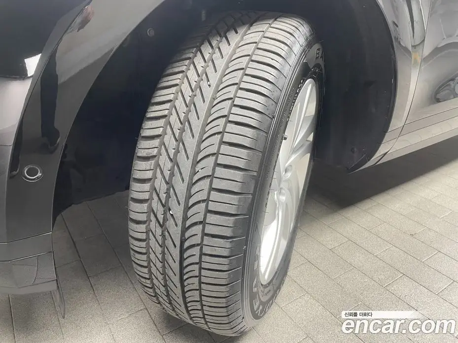 Land Rover Range Rover Evoque 2025 2.0 автомат (гидро), фото 36