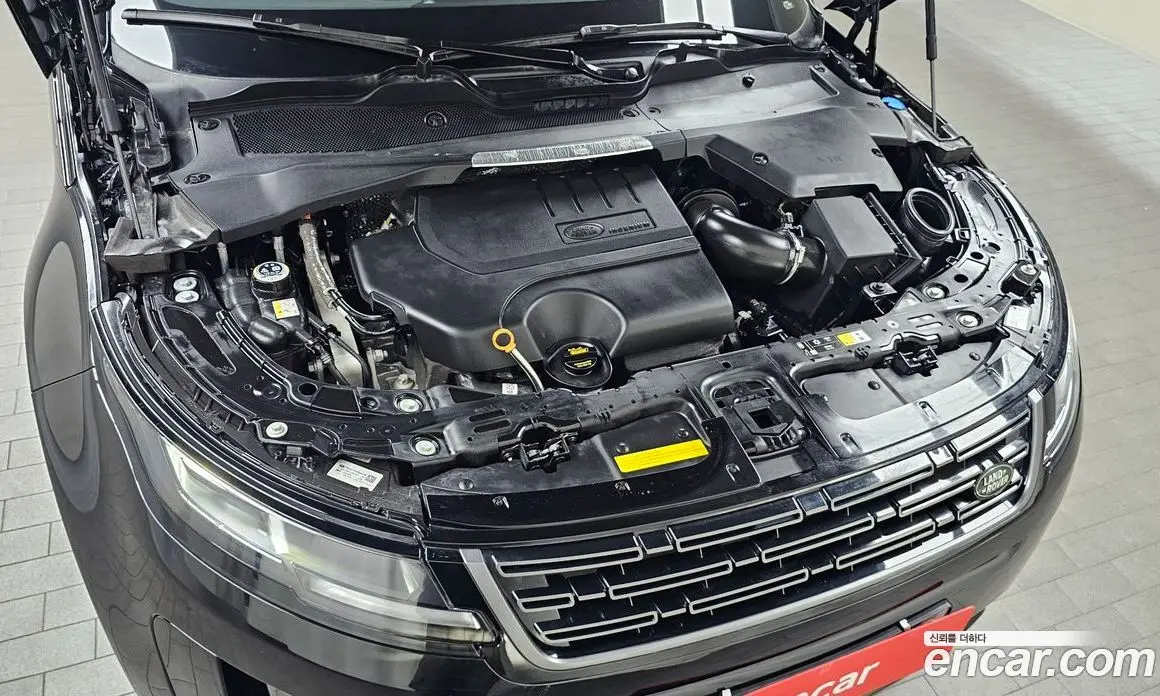 Land Rover Range Rover Evoque 2025 2.0 автомат (гидро), фото 6