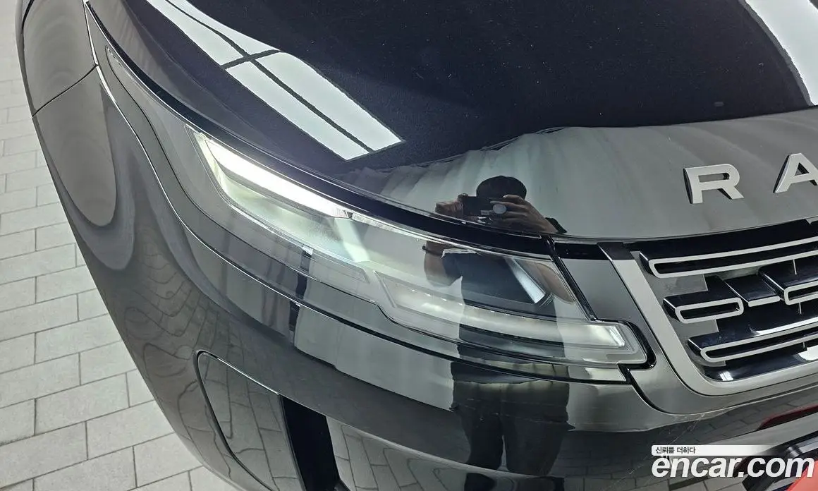 Land Rover Range Rover Evoque 2025 2.0 автомат (гидро), фото 8