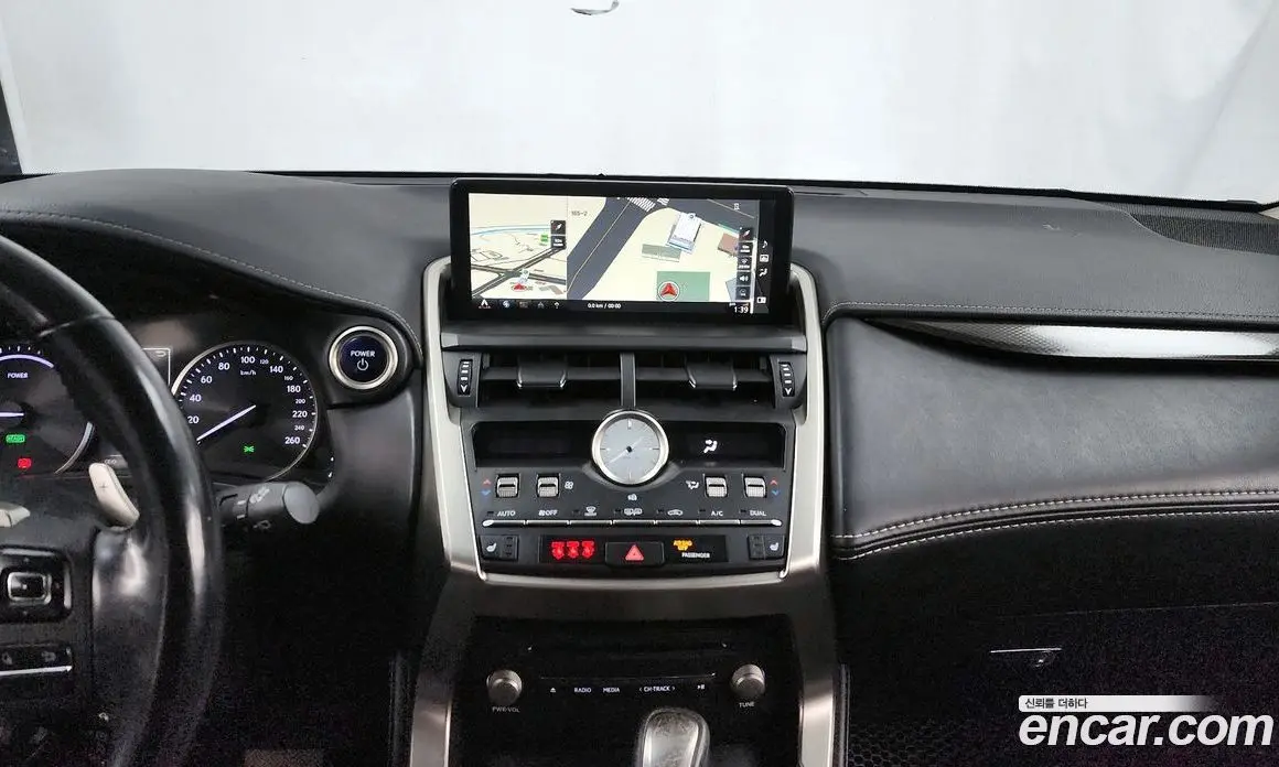 Lexus NX 2018 2.5 автомат (гидро), фото 14 Lexus NX 2018 2.5 автомат (гидро), фото 14