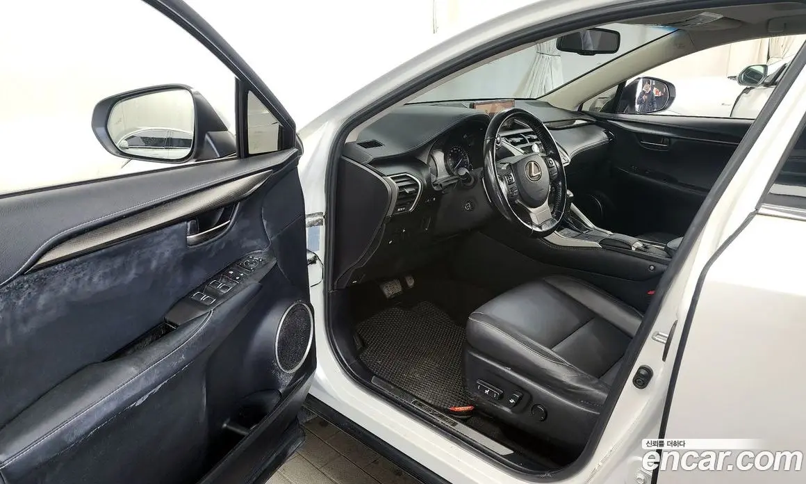 Lexus NX 2018 2.5 автомат (гидро), фото 10 Lexus NX 2018 2.5 автомат (гидро), фото 10