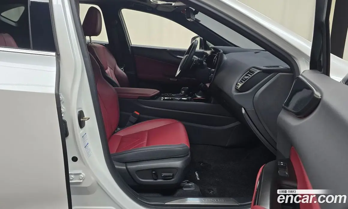Lexus NX 2022 2.5 автомат (гидро), фото 16 Lexus NX 2022 2.5 автомат (гидро), фото 16