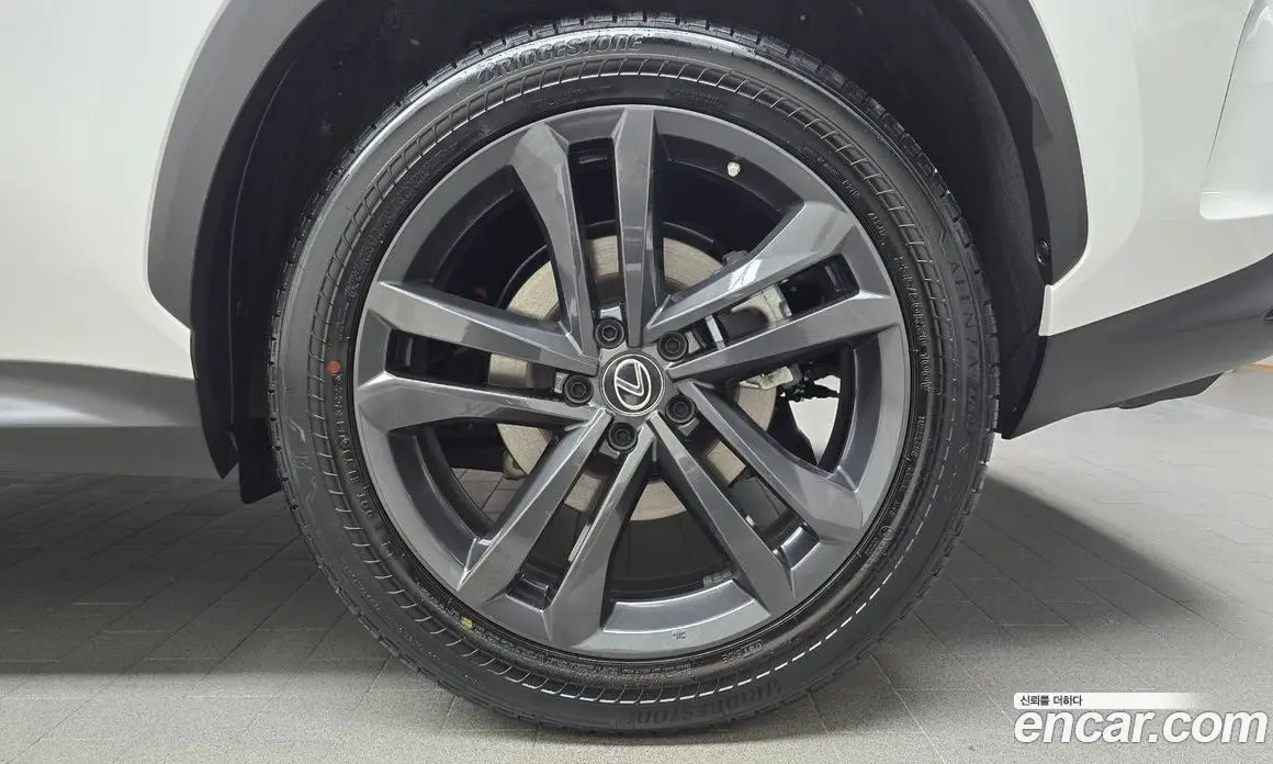 Lexus NX 2022 2.5 автомат (гидро), фото 7 Lexus NX 2022 2.5 автомат (гидро), фото 7