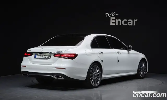 Mercedes-Benz E-Class 2021 2.0 автомат (гидро), миниатюра 2