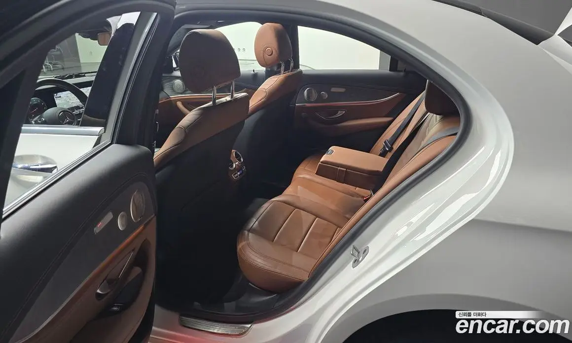 Mercedes-Benz E-Class 2021 2.0 автомат (гидро), фото 16
