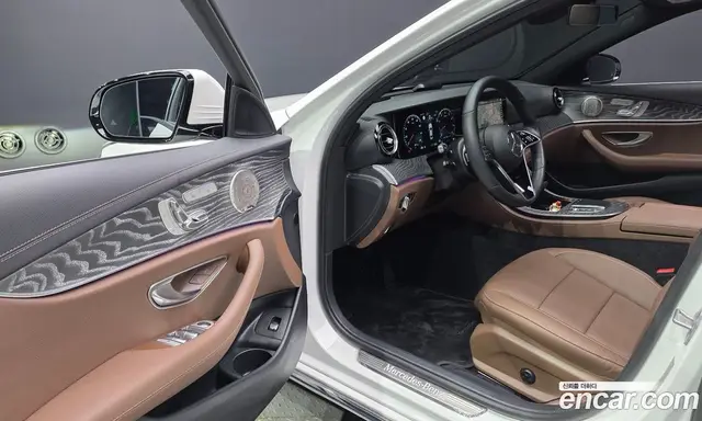 Mercedes-Benz E-Class 2023 2.0 автомат (гидро), миниатюра 12