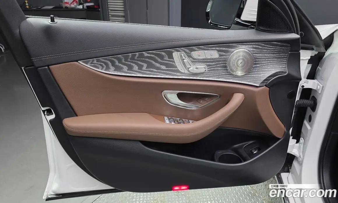 Mercedes-Benz E-Class 2023 2.0 автомат (гидро), фото 13