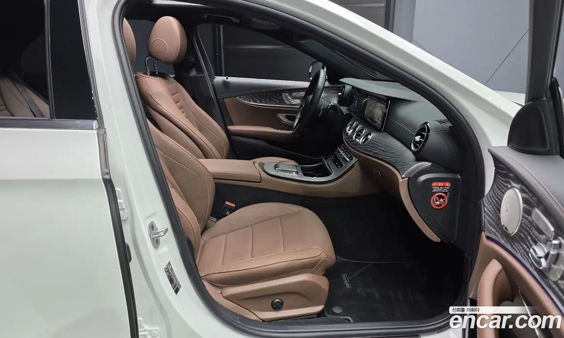Mercedes-Benz E-Class 2023 2.0 автомат (гидро), фото 16