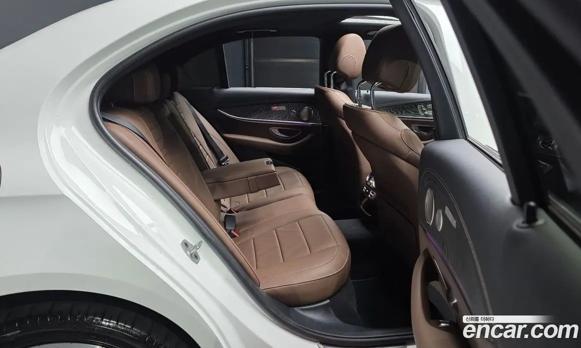 Mercedes-Benz E-Class 2023 2.0 автомат (гидро), фото 17