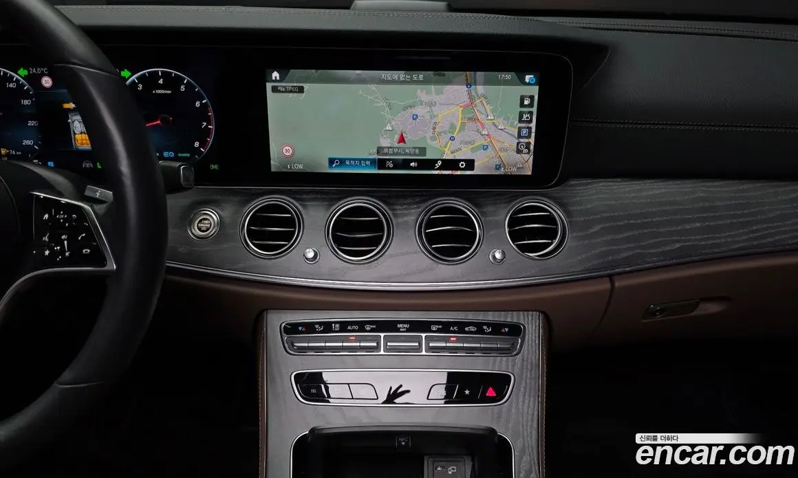 Mercedes-Benz E-Class 2023 2.0 автомат (гидро), фото 19