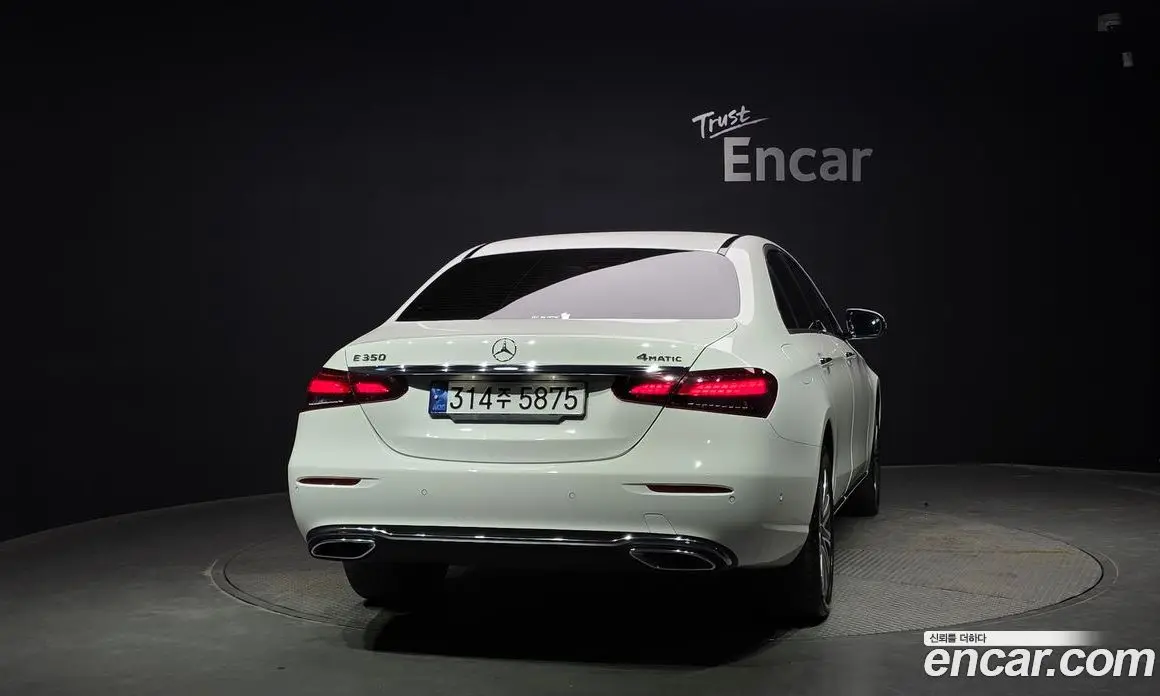 Mercedes-Benz E-Class 2023 2.0 автомат (гидро), фото 3
