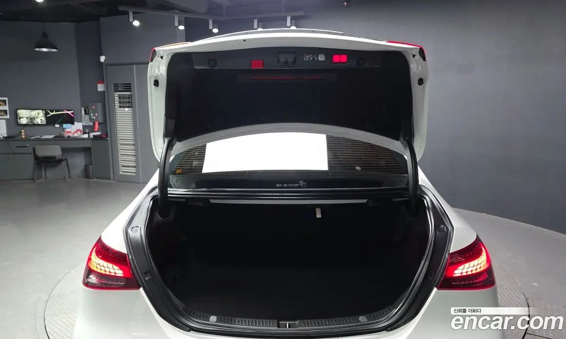 Mercedes-Benz E-Class 2023 2.0 автомат (гидро), фото 25