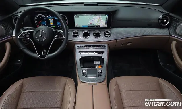 Mercedes-Benz E-Class 2023 2.0 автомат (гидро), миниатюра 9