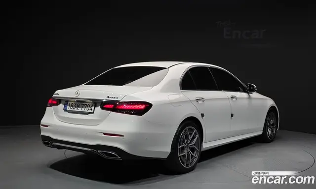 Mercedes-Benz E-Class 2023 1.9 автомат (гидро), миниатюра 2