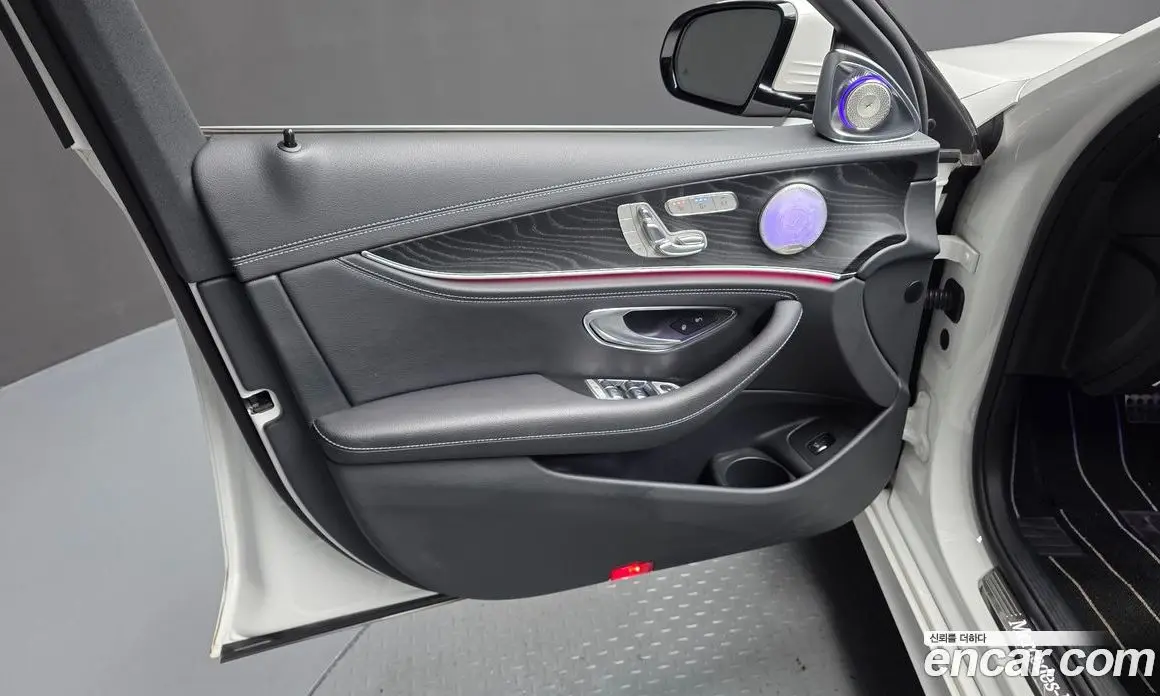 Mercedes-Benz E-Class 2023 1.9 автомат (гидро), фото 14
