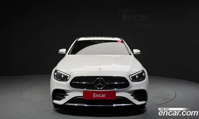Mercedes-Benz E-Class 2023 1.9 автомат (гидро), миниатюра 3