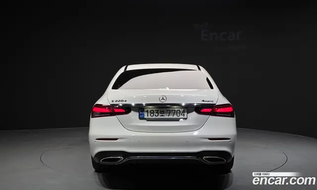 Mercedes-Benz E-Class 2023 1.9 автомат (гидро), миниатюра 4