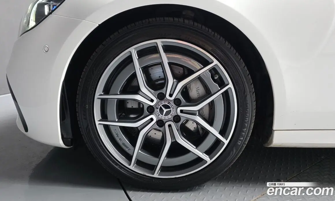 Mercedes-Benz E-Class 2023 1.9 автомат (гидро), фото 5