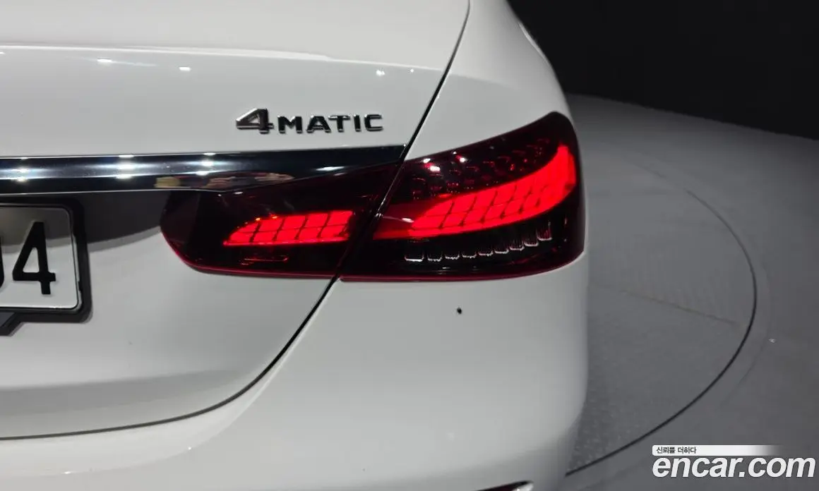 Mercedes-Benz E-Class 2023 1.9 автомат (гидро), фото 9