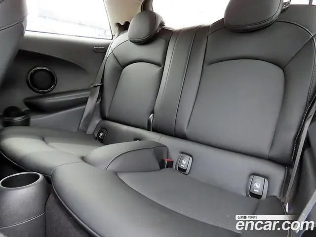 Mini Cooper 2022 1.5 автомат (гидро), миниатюра 6