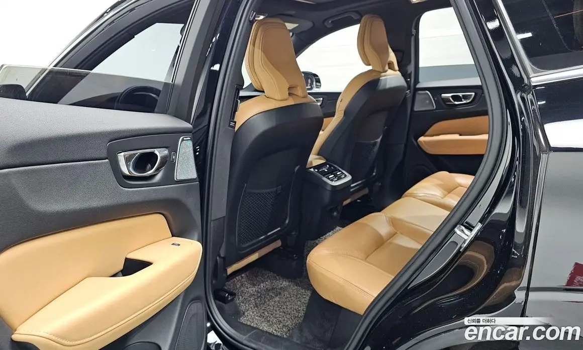 Volvo XC60 2021 2.0 автомат (гидро), фото 15
