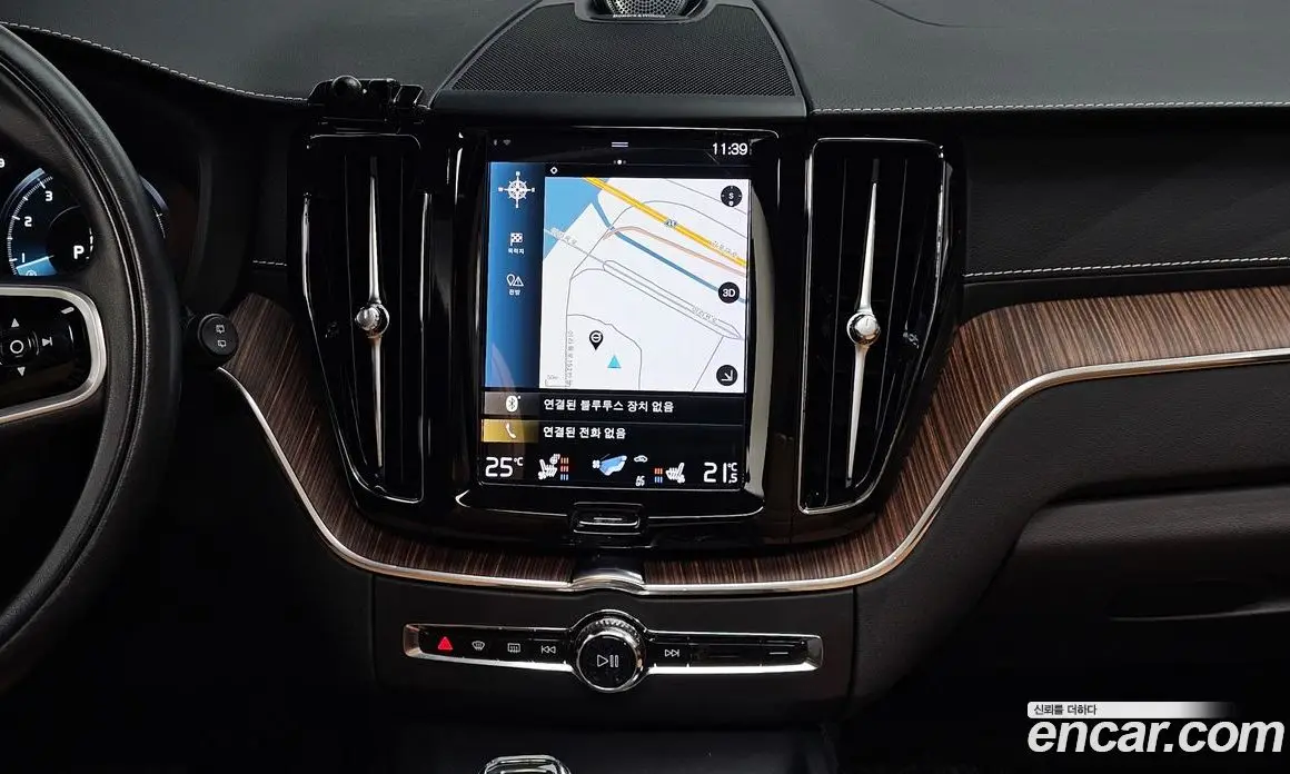 Volvo XC60 2021 2.0 автомат (гидро), фото 20