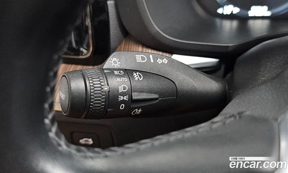 Volvo XC60 2021 2.0 автомат (гидро), фото 26