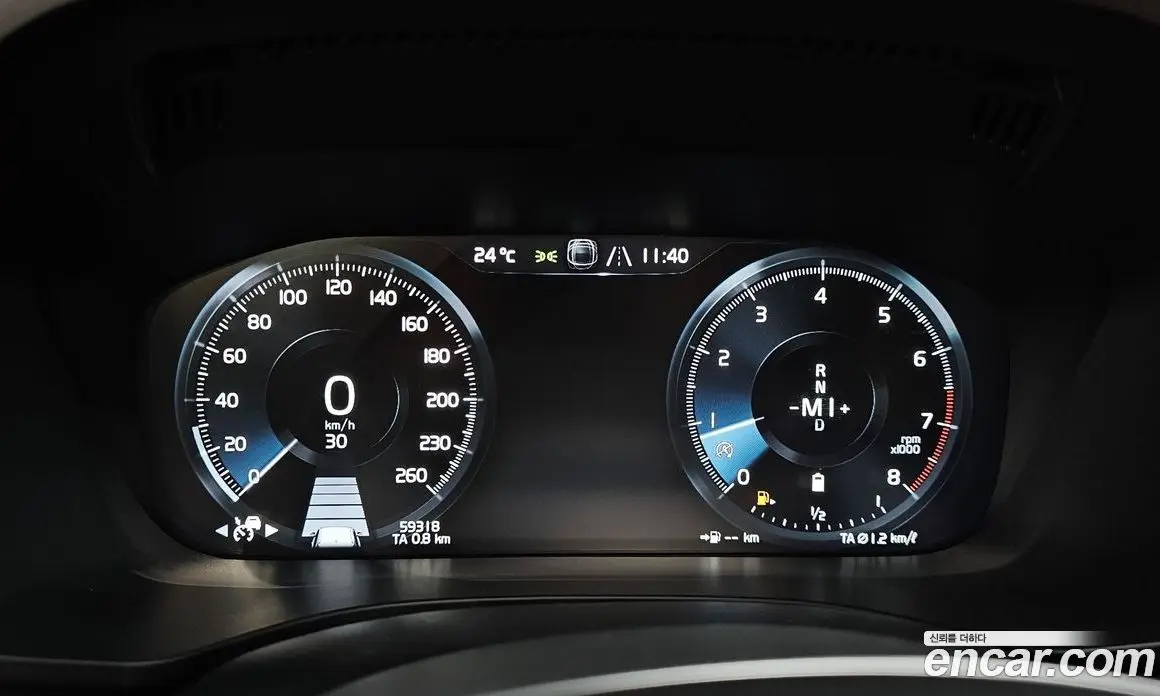 Volvo XC60 2021 2.0 автомат (гидро), фото 10