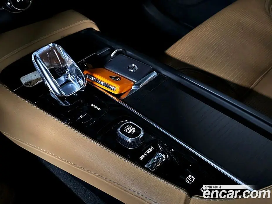 Volvo XC90 2021 2.0 автомат (гидро), фото 18