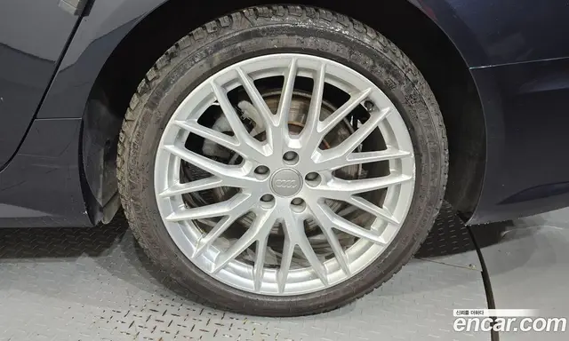 Audi A6 2018 2.0 автомат (гидро), миниатюра 7