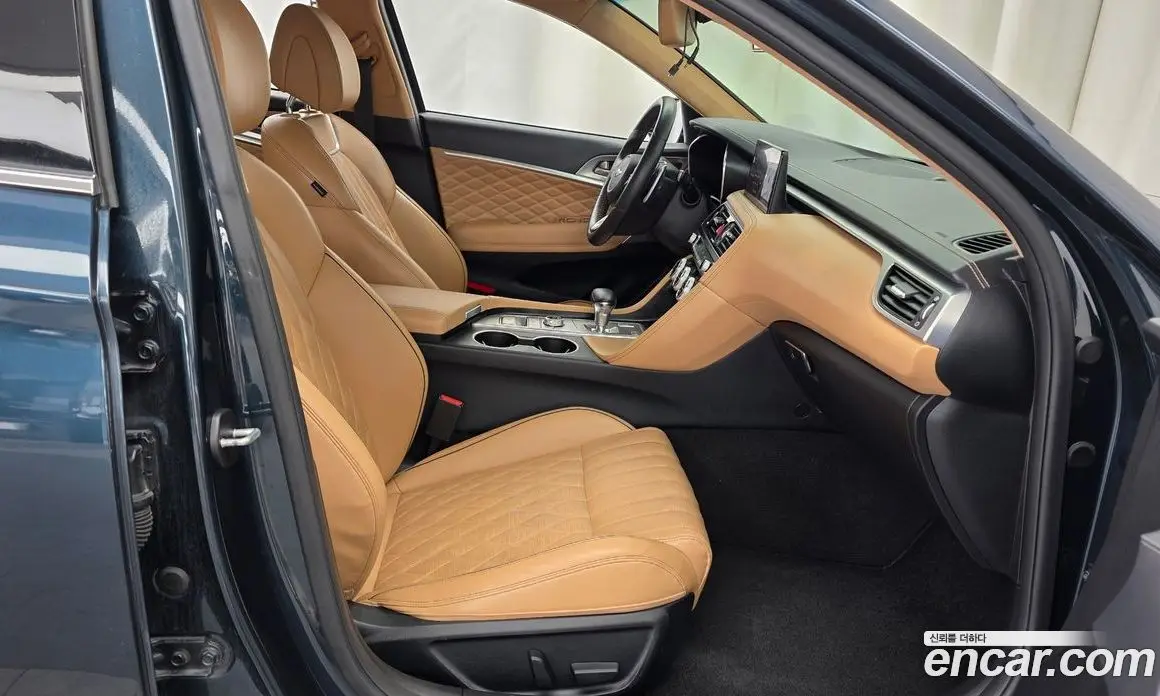 Genesis G70 2022 2.0 автомат (гидро), фото 16
